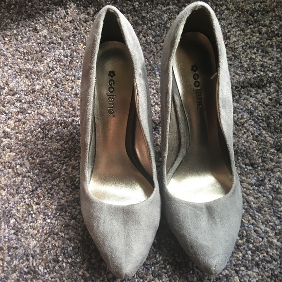 Gray Velvety Pointed Toe Stiletto - Picture 7 of 7